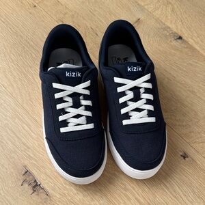 Kizik Kids Navy Sneakers with White Accents